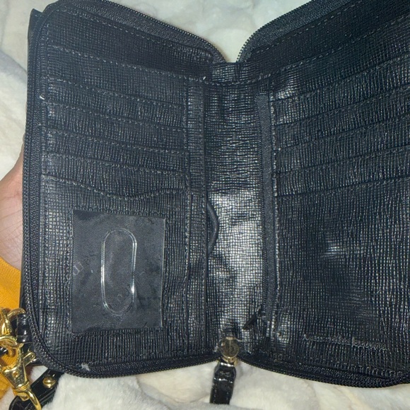 Samantha Brown Black Crocodile-Embossed Wristlet With Shoulder Straps - Picture 5 of 8